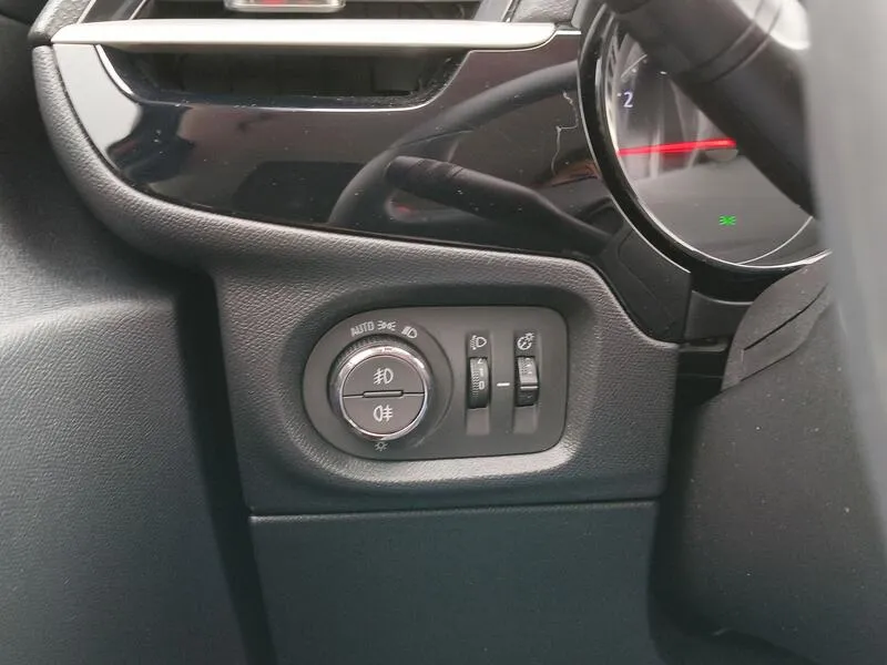Opel Corsa 1.2 - foto 26
