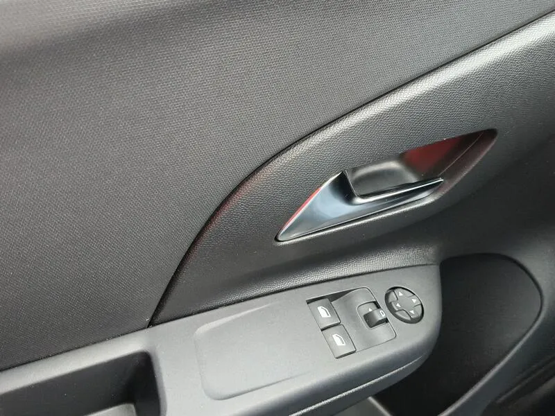 Opel Corsa 1.2 - foto 27