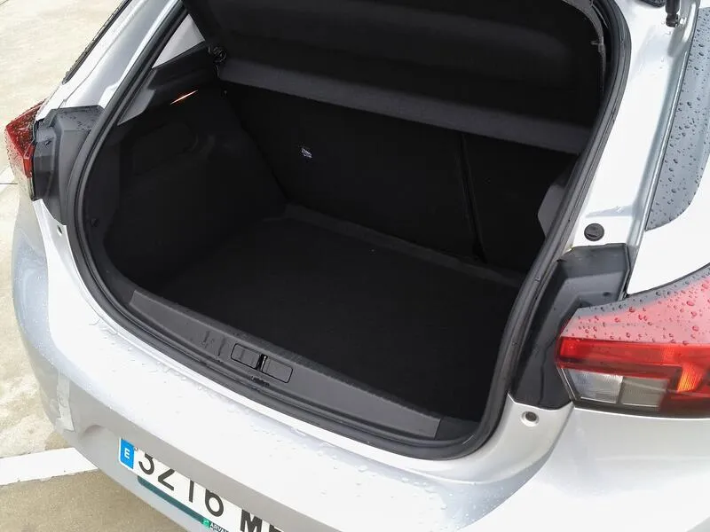 Opel Corsa 1.2 - foto 37