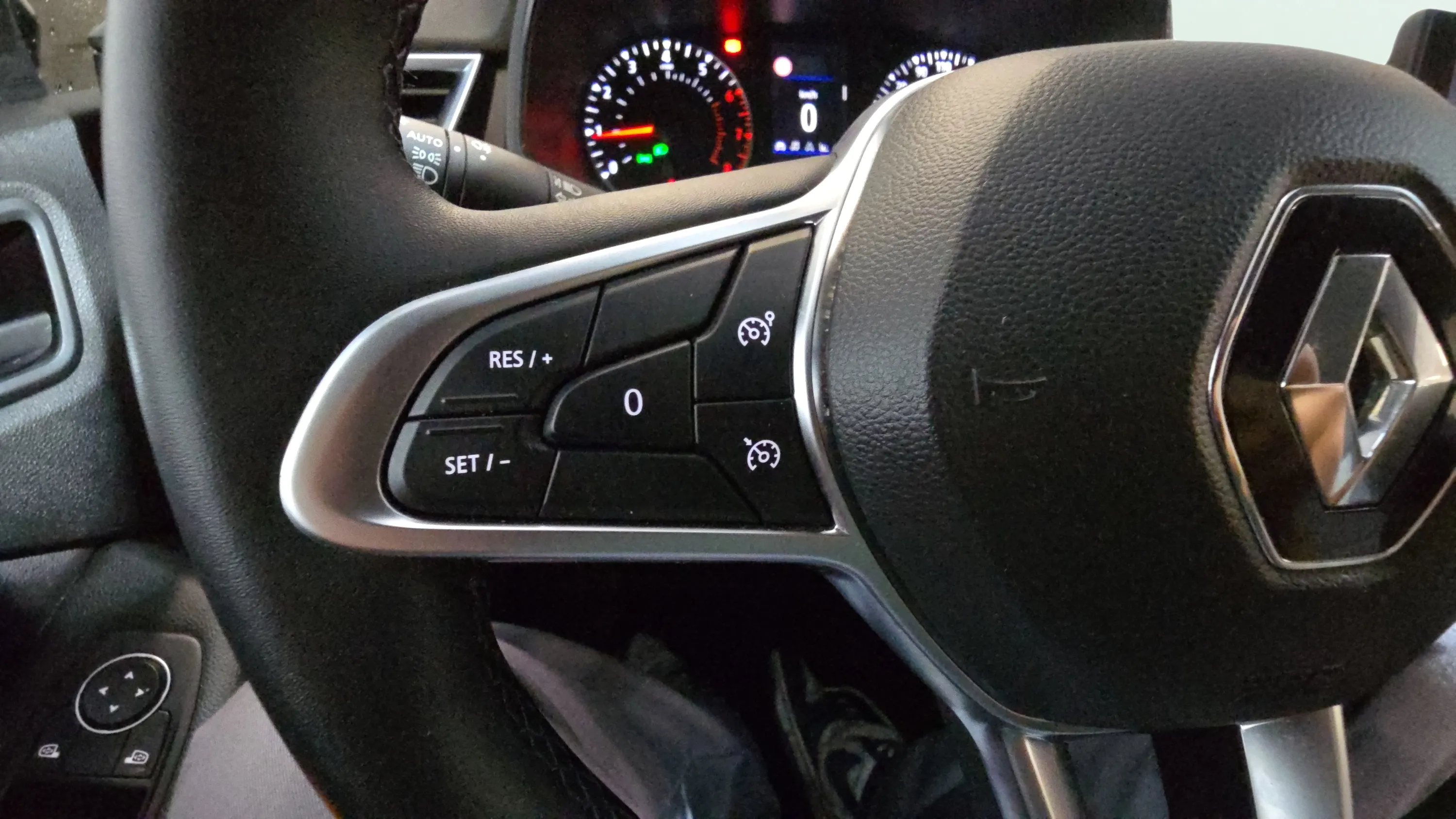 Renault Clio Evolution TCe - foto 12