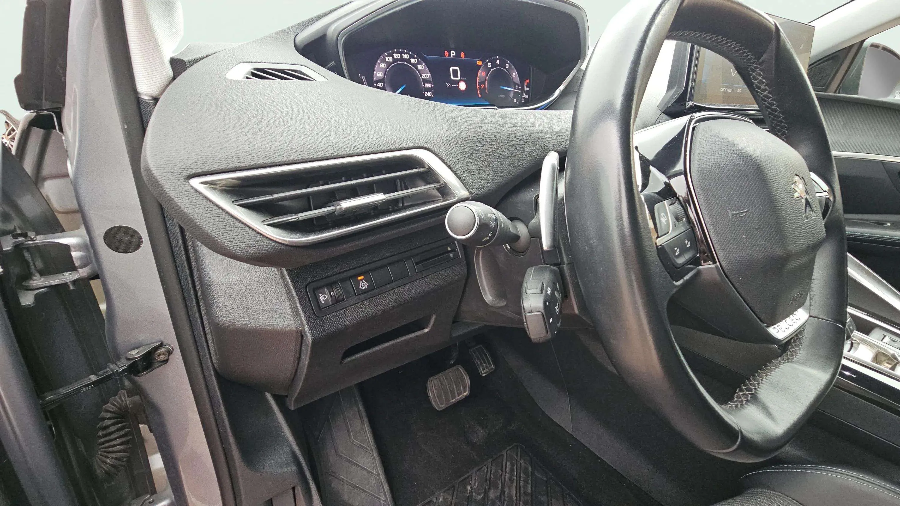 Peugeot 3008 1.2 PureTech Active Pack EAT8 - foto 24