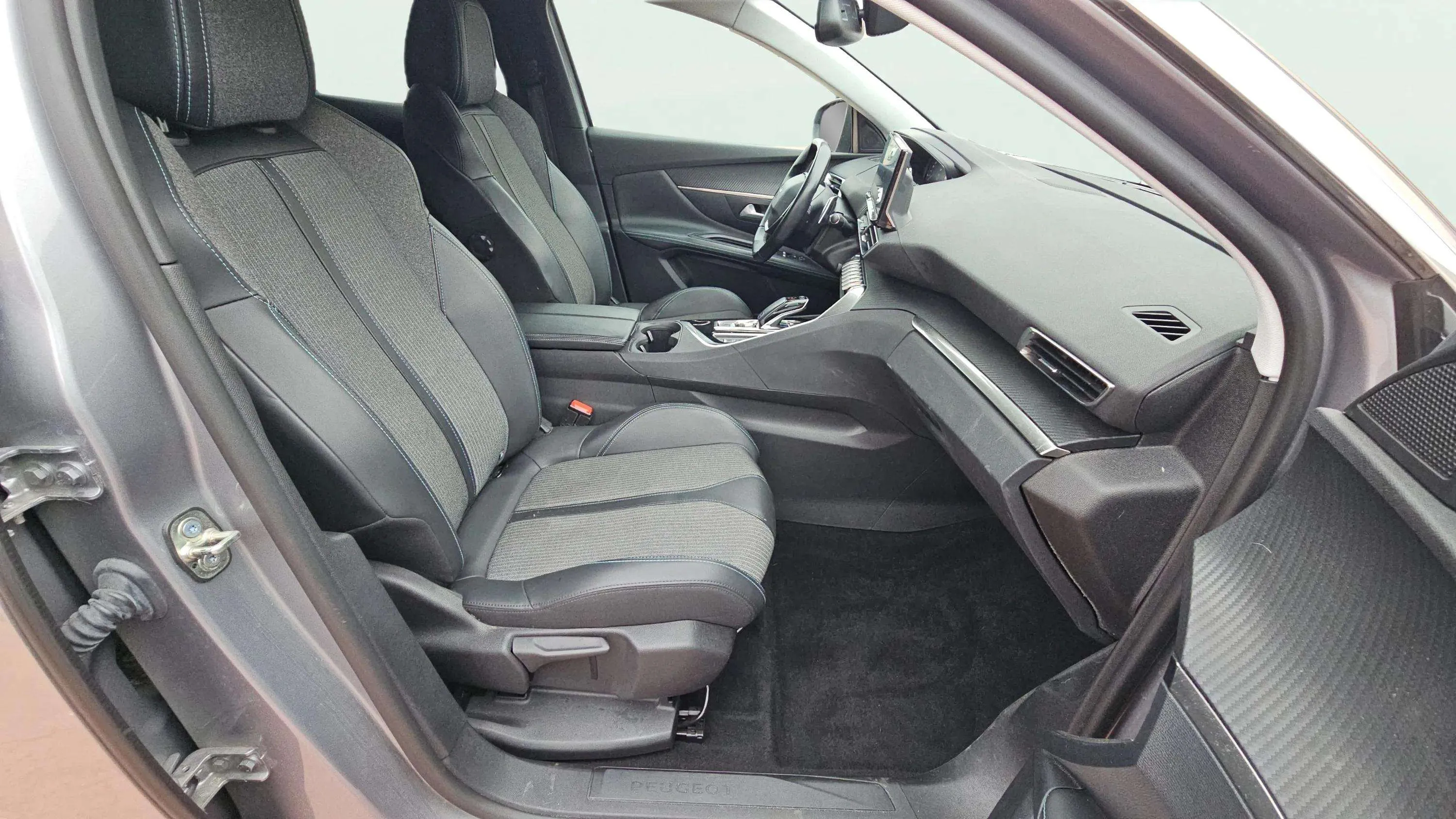 Peugeot 3008 1.2 PureTech Active Pack EAT8 - foto 18