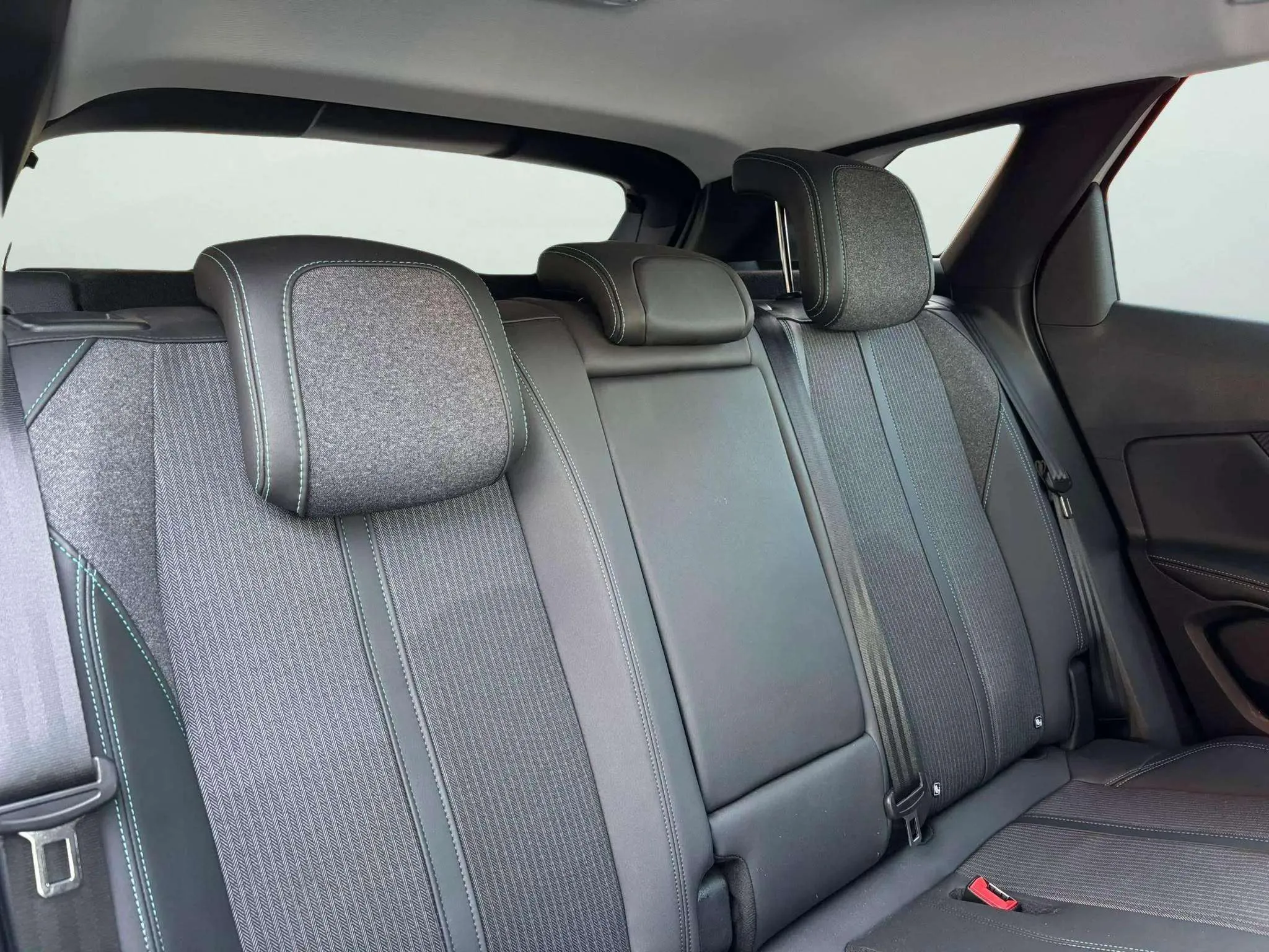 Peugeot 3008 180 e-EAT8 Active Pack - foto 17