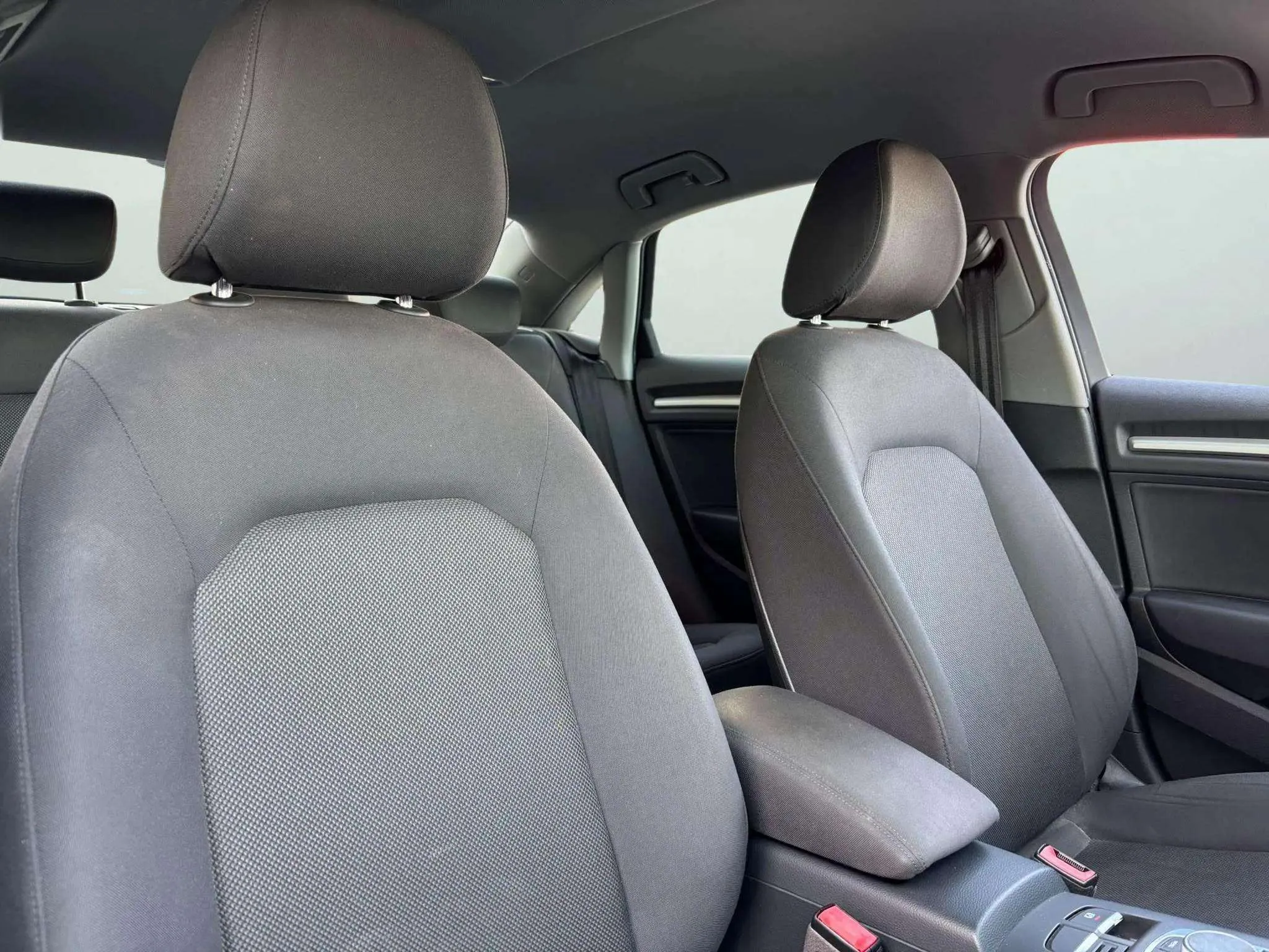 Audi A3 Sedan 30 TDI - foto 8