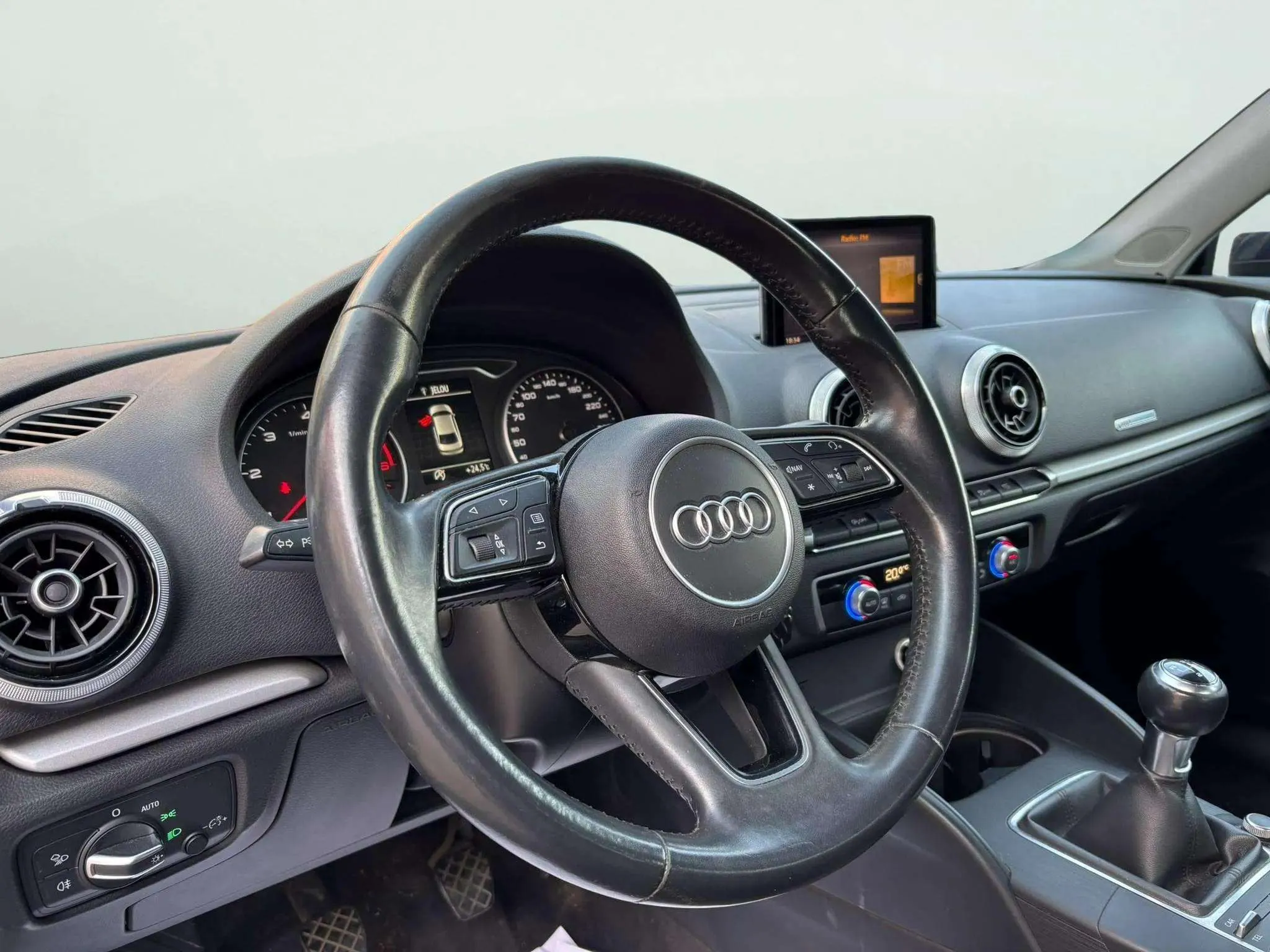 Audi A3 Sedan 30 TDI - foto 6