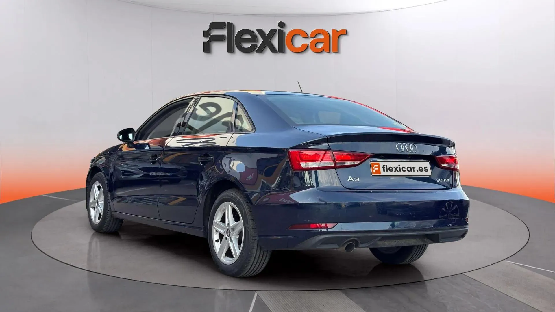 Audi A3 Sedan 30 TDI - foto 4