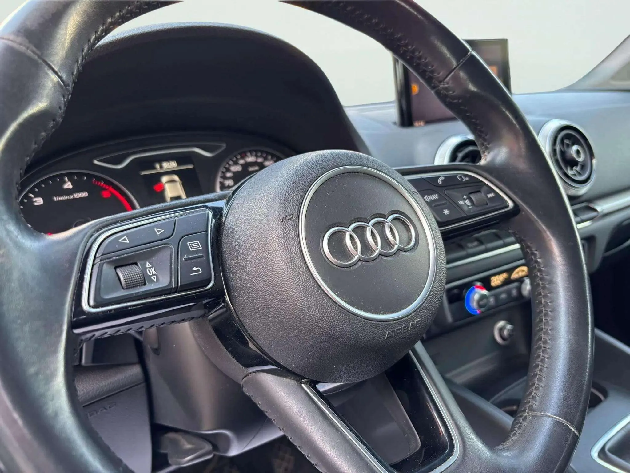 Audi A3 Sedan 30 TDI - foto 7