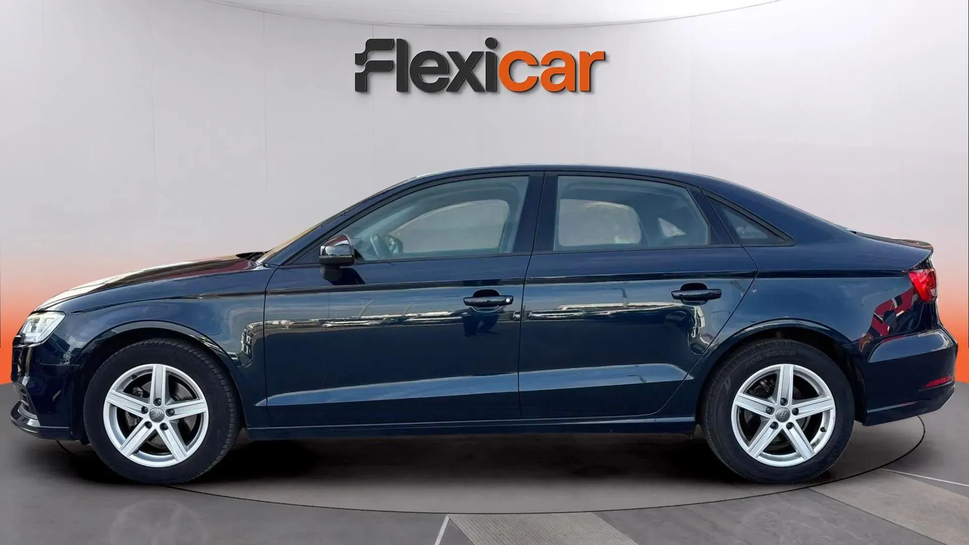 Audi A3 Sedan 30 TDI - foto 3