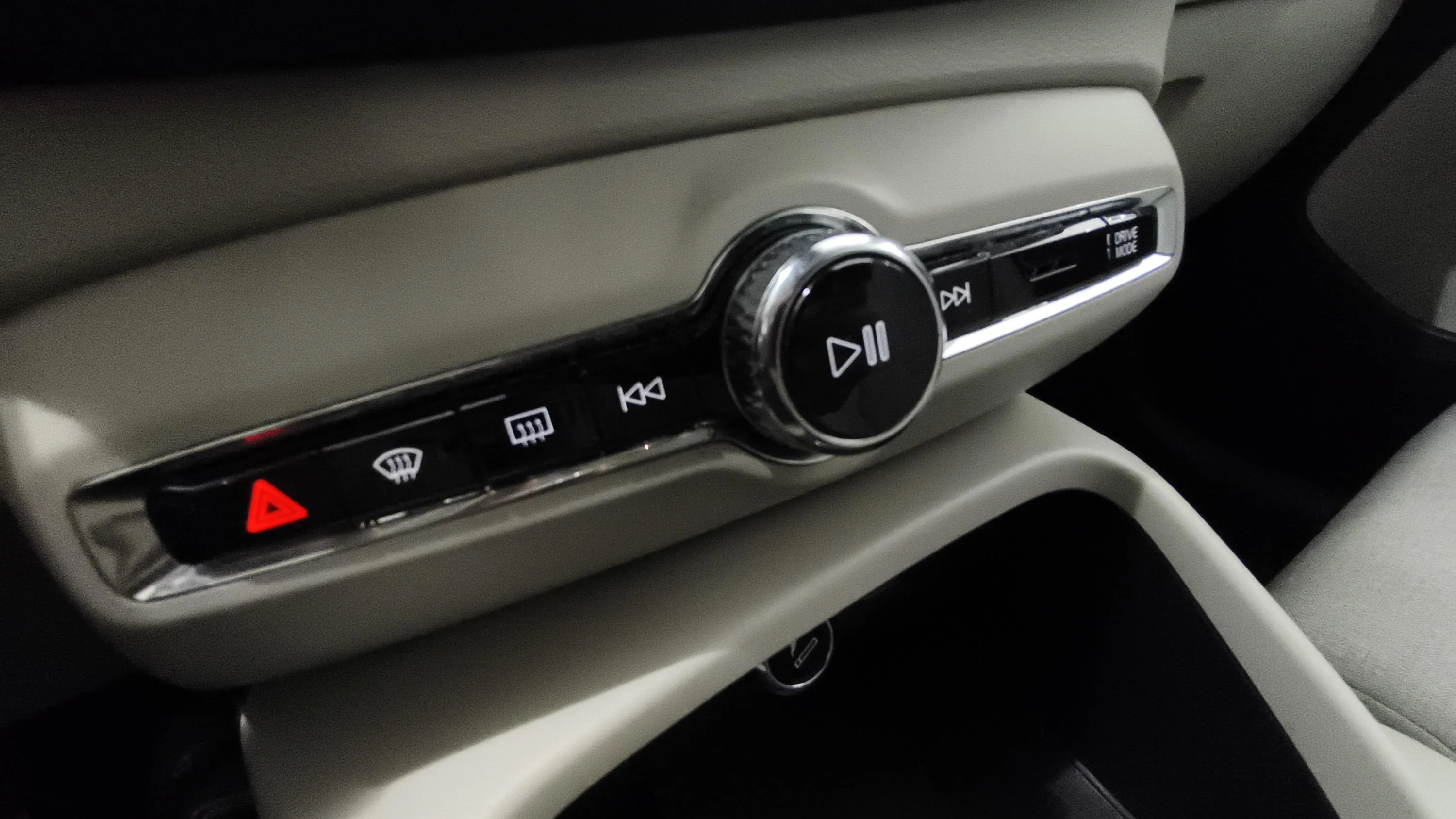 Volvo XC40 2.0 D3 - foto 17