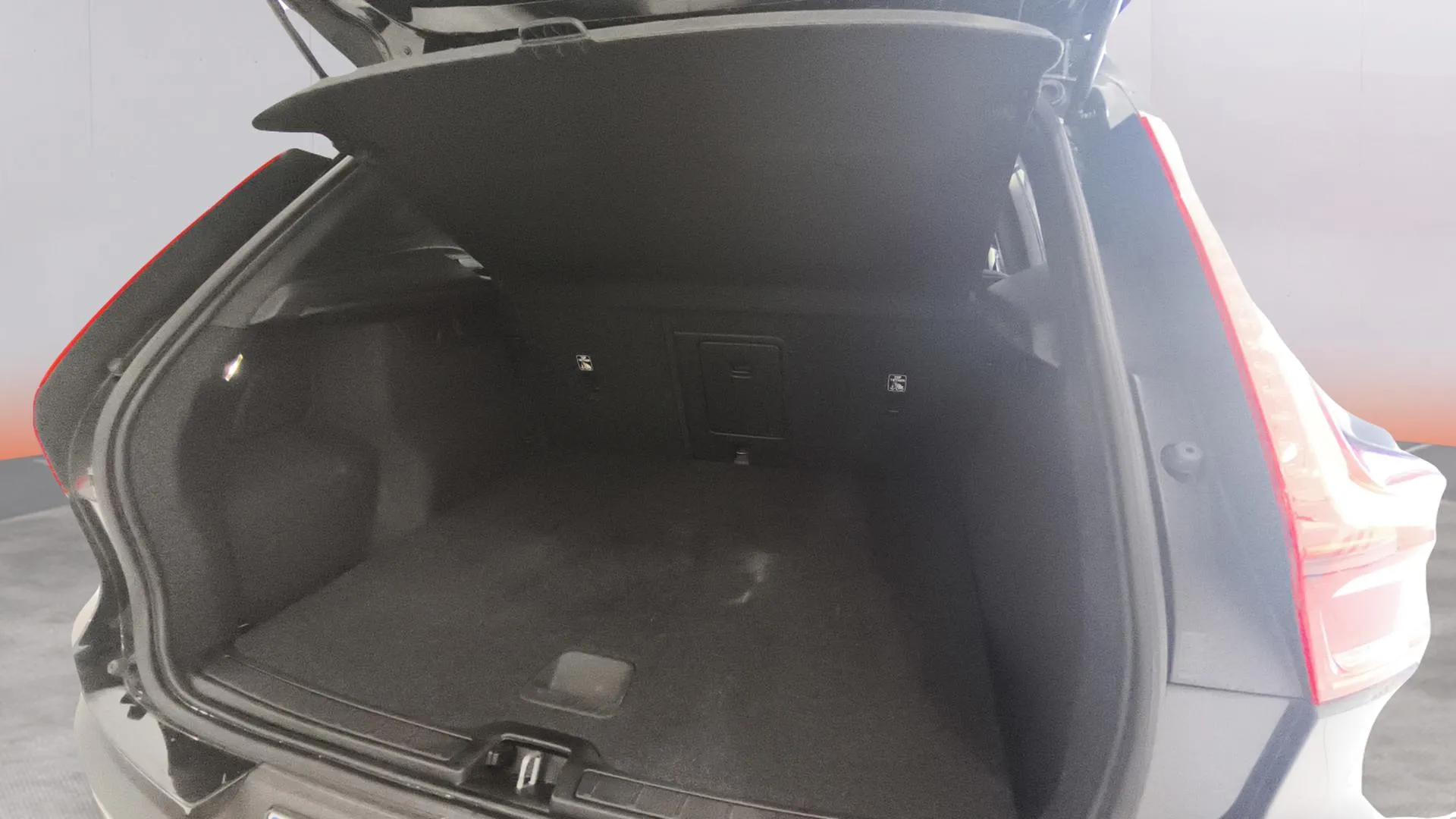 Volvo XC40 2.0 D3 - foto 9