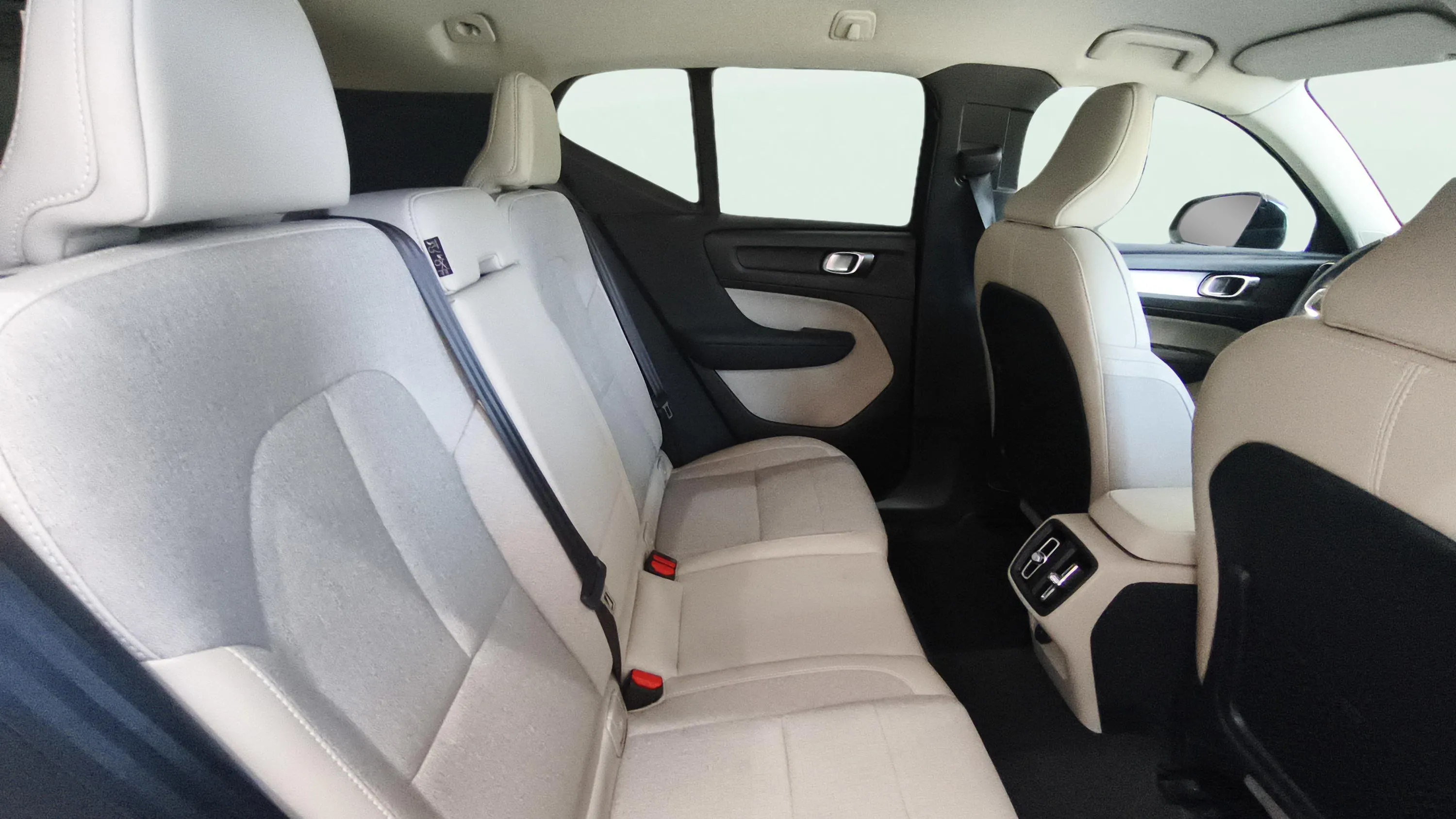 Volvo XC40 2.0 D3 - foto 8
