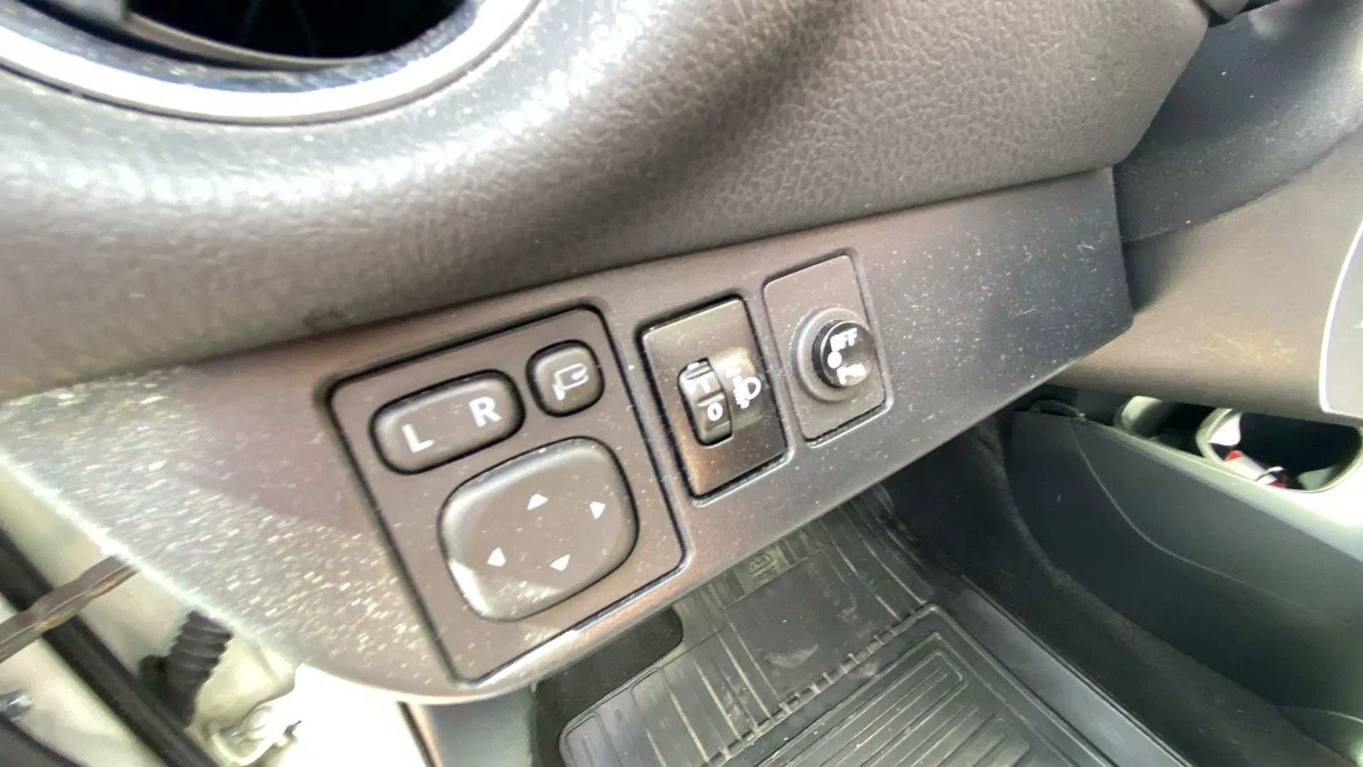 Toyota Yaris 1.5 100H Active Tech - foto 17