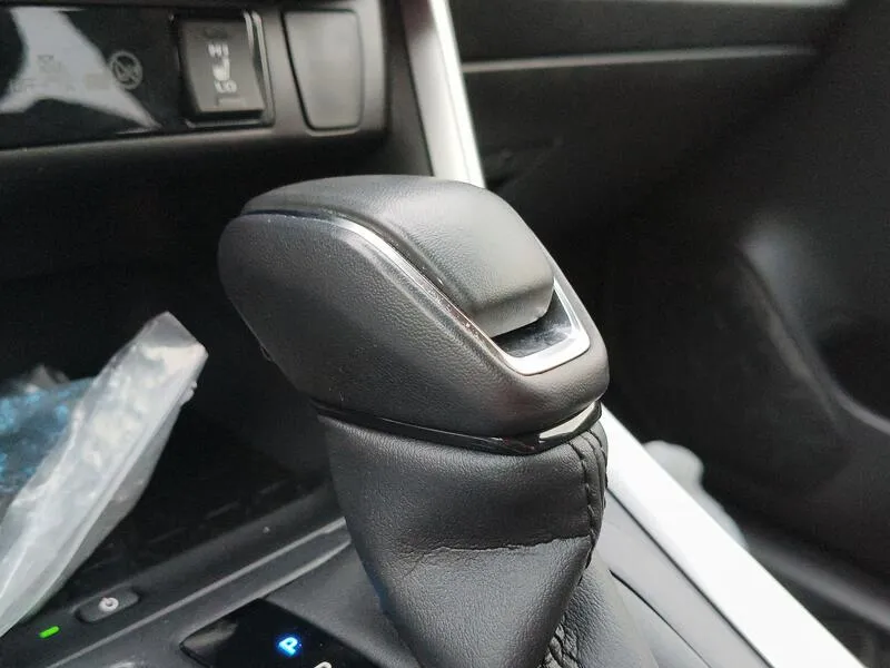 Toyota RAV4 2.5l 220H Luxury - foto 14