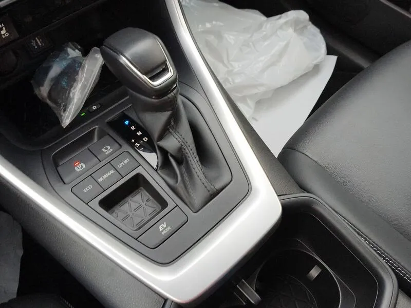 Toyota RAV4 2.5l 220H Luxury - foto 13