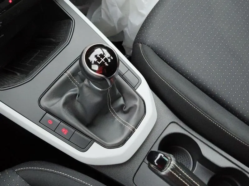 SEAT Arona 1.0 TSI Style Plus - foto 13