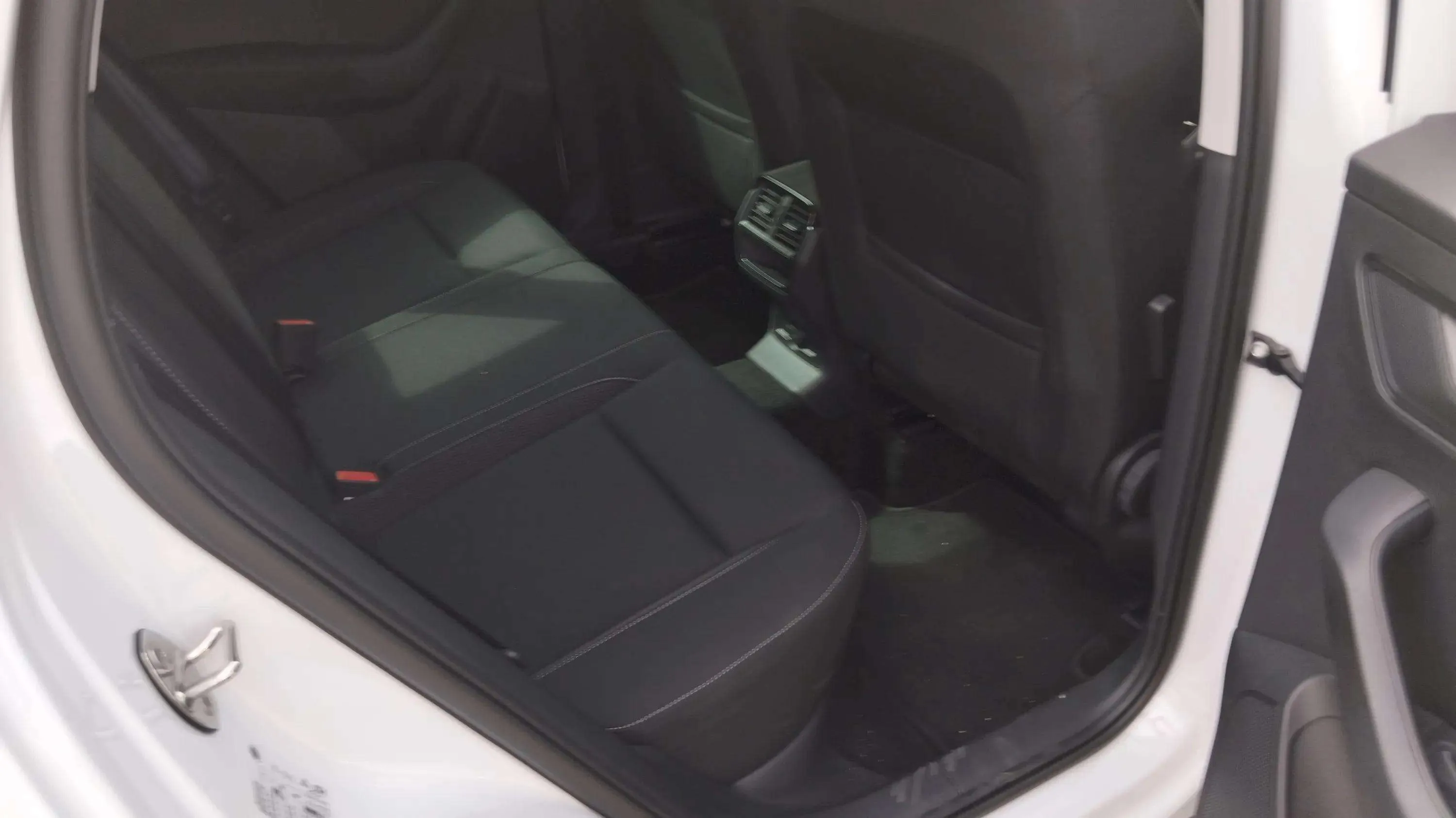 Škoda Karoq 1.0 TSI Selection - foto 16