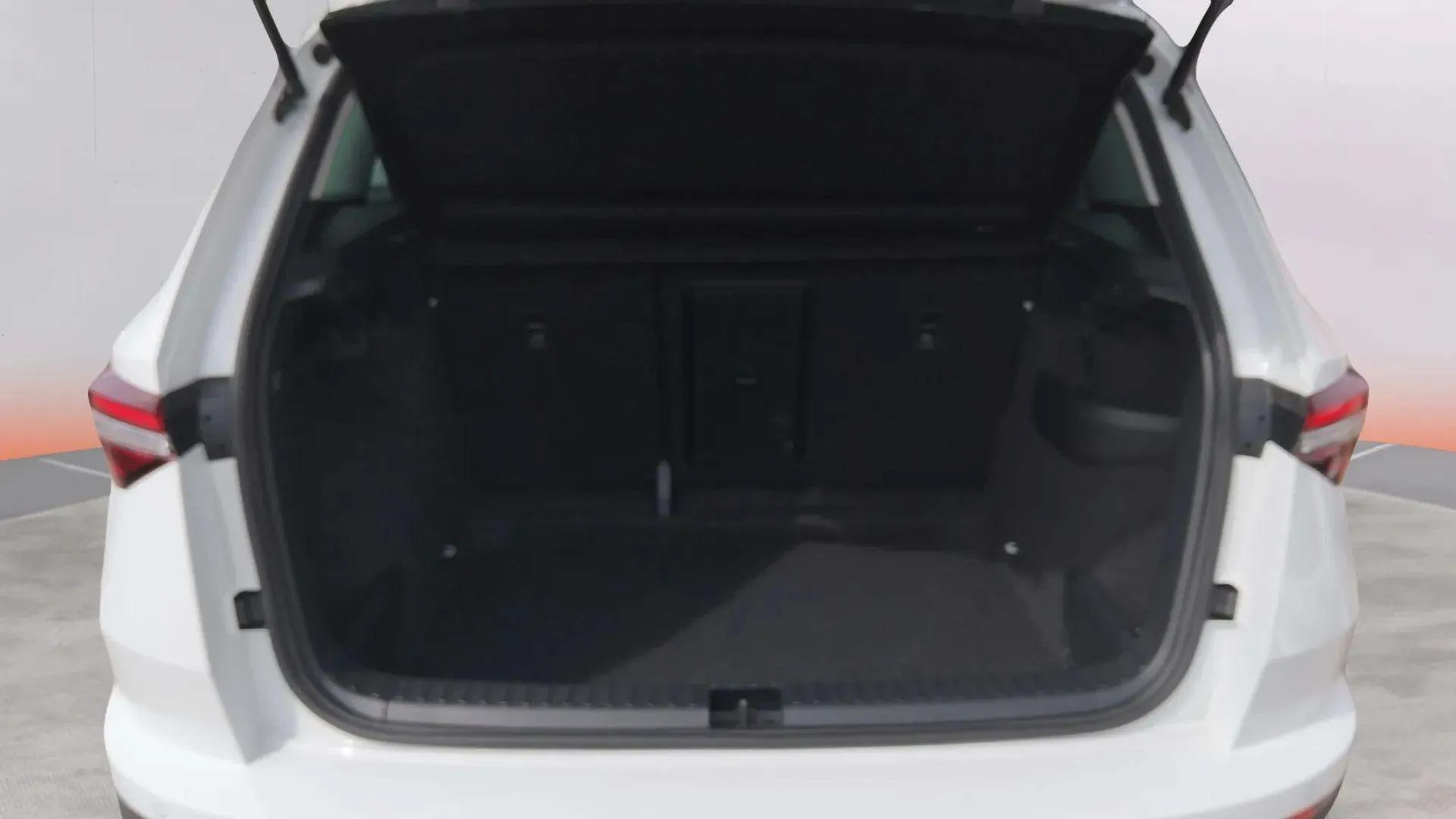 Škoda Karoq 1.0 TSI Selection - foto 19