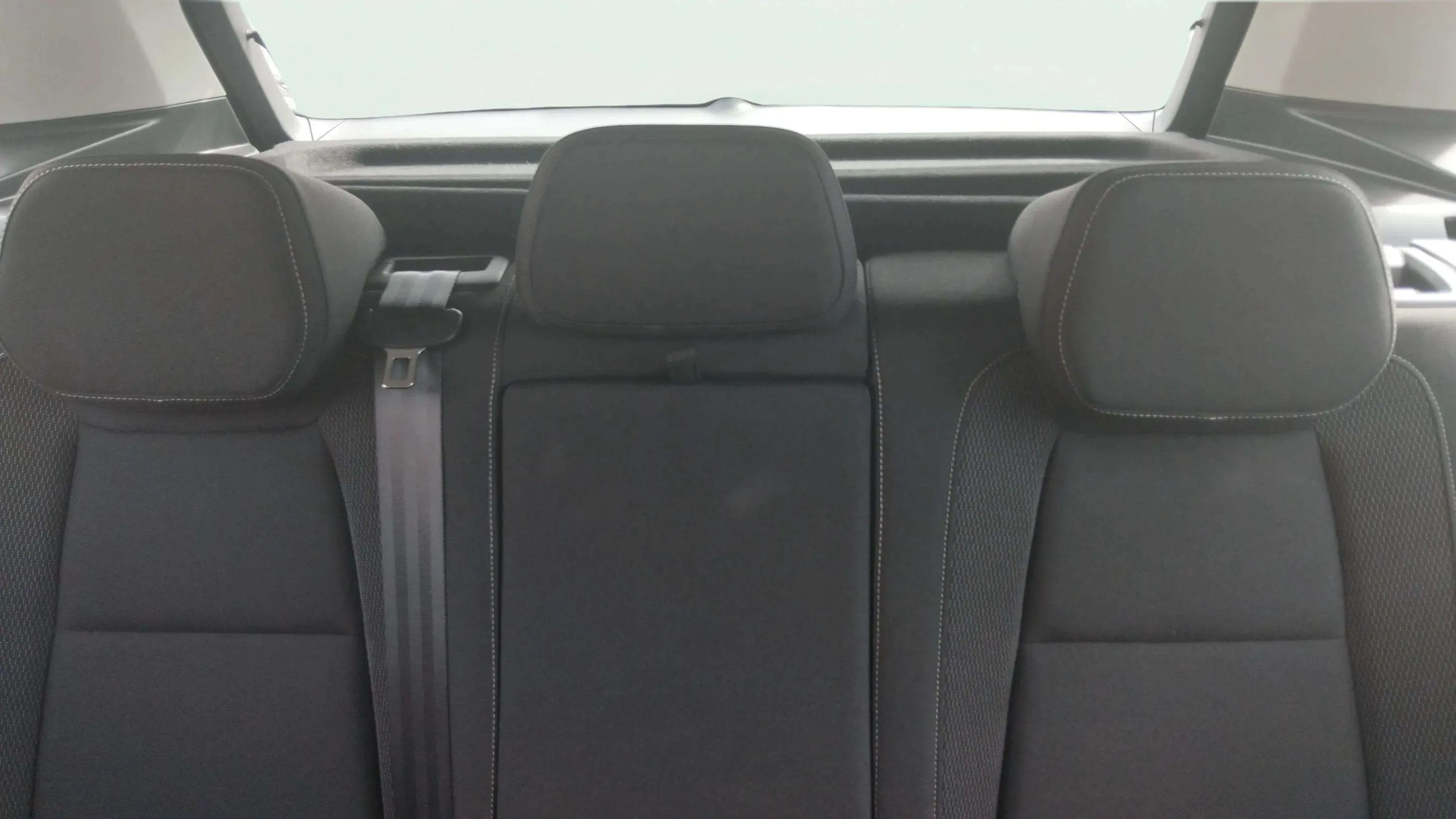 Škoda Karoq 1.0 TSI Selection - foto 18