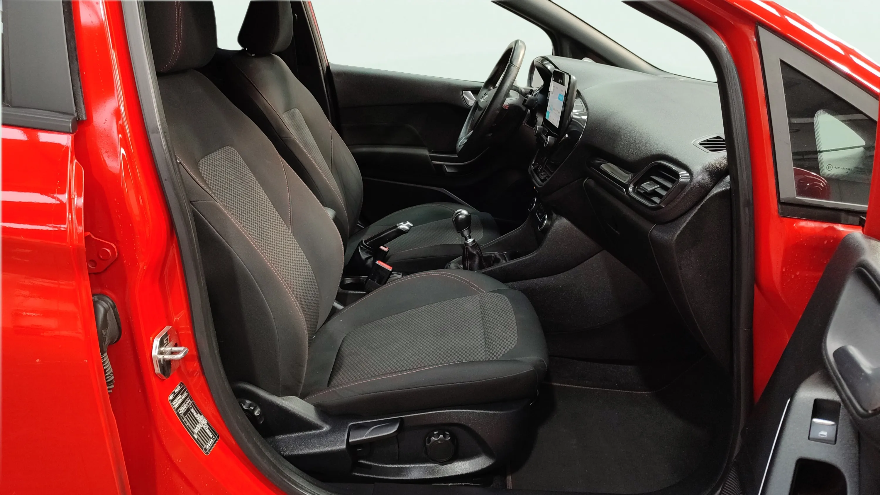 Ford Fiesta 1.0 EcoBoost ST-Line - foto 24