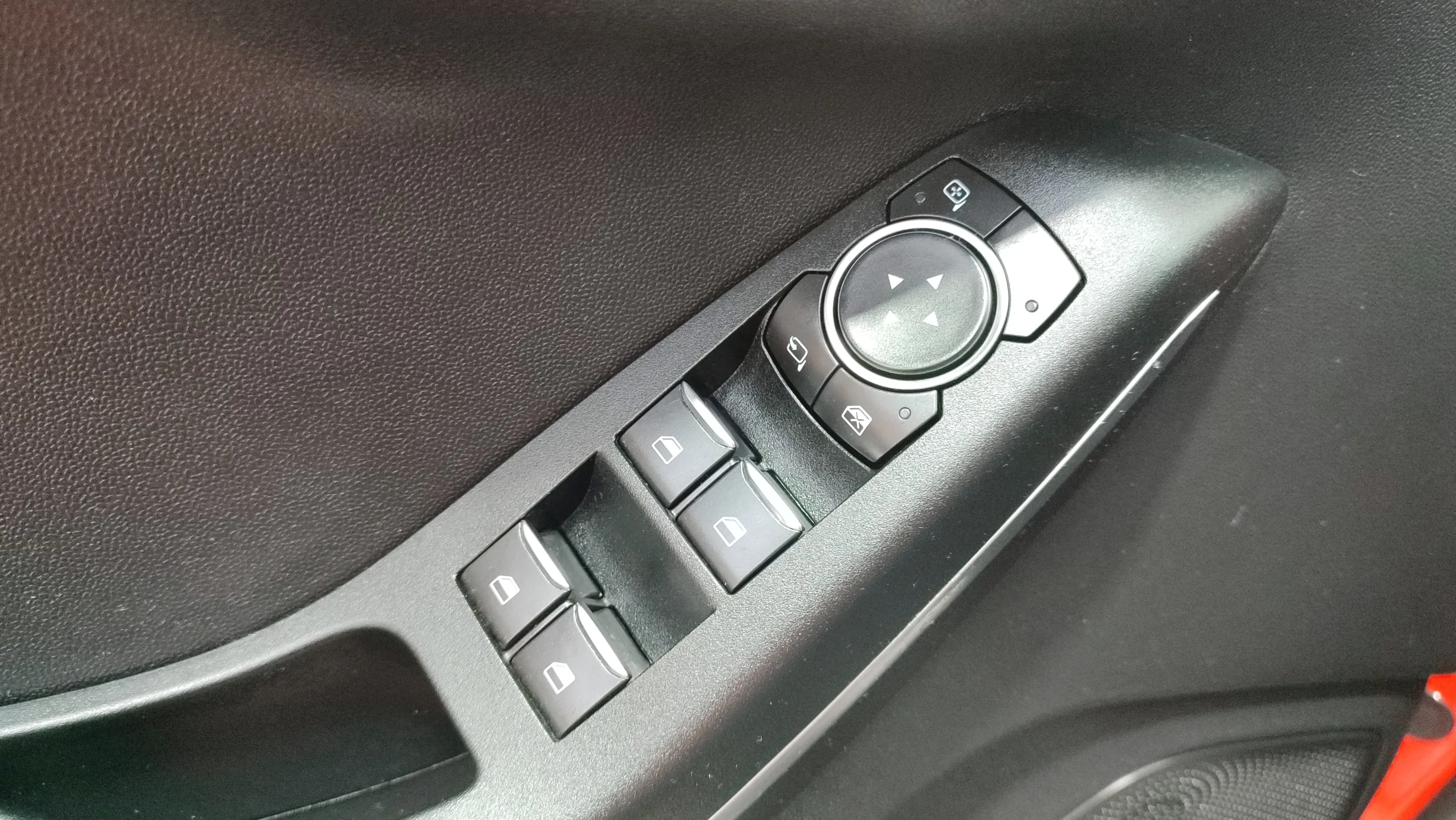 Ford Fiesta 1.0 EcoBoost ST-Line - foto 22