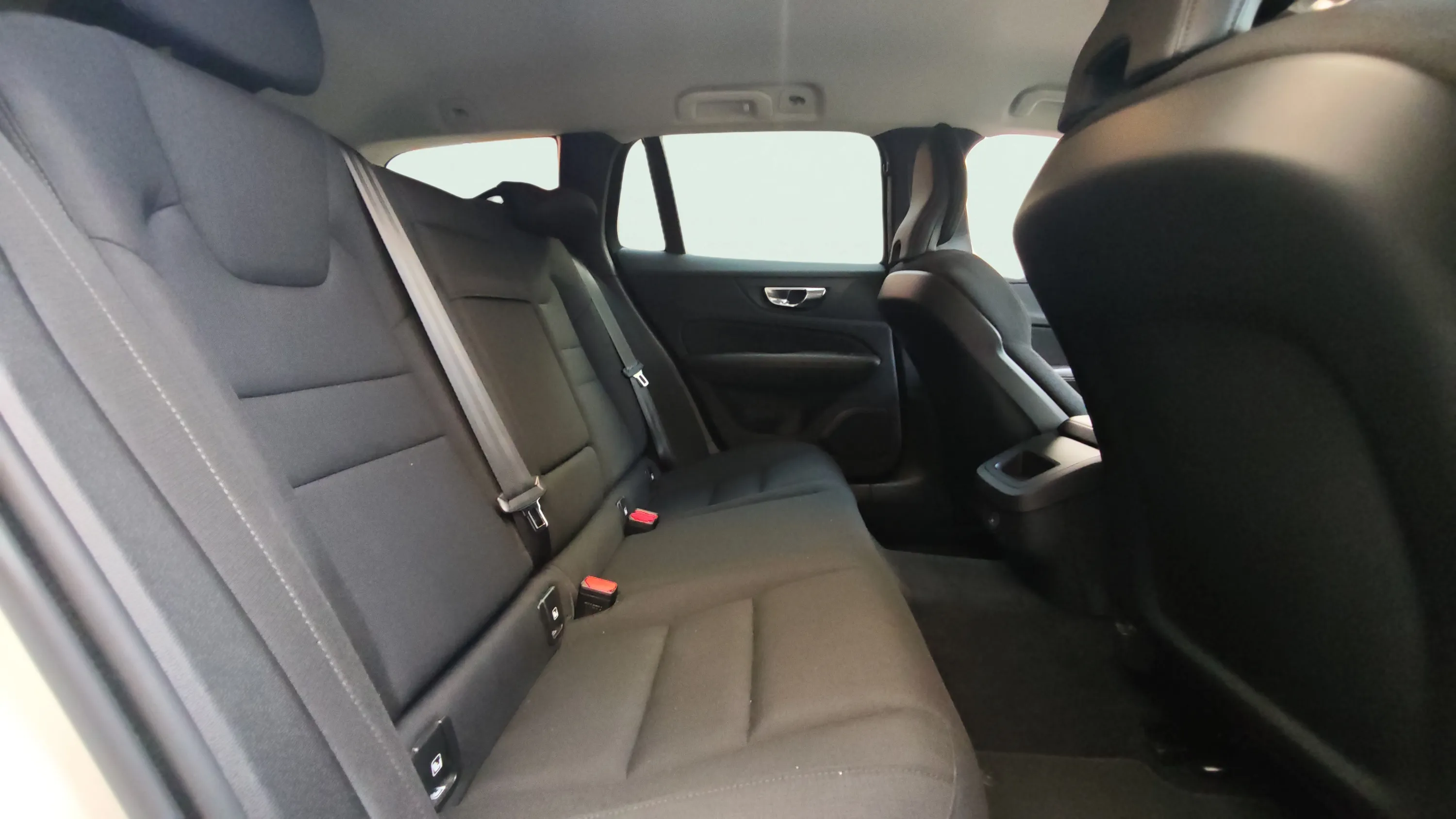 Volvo V60 2.0 B4 (D) Momentum - foto 11