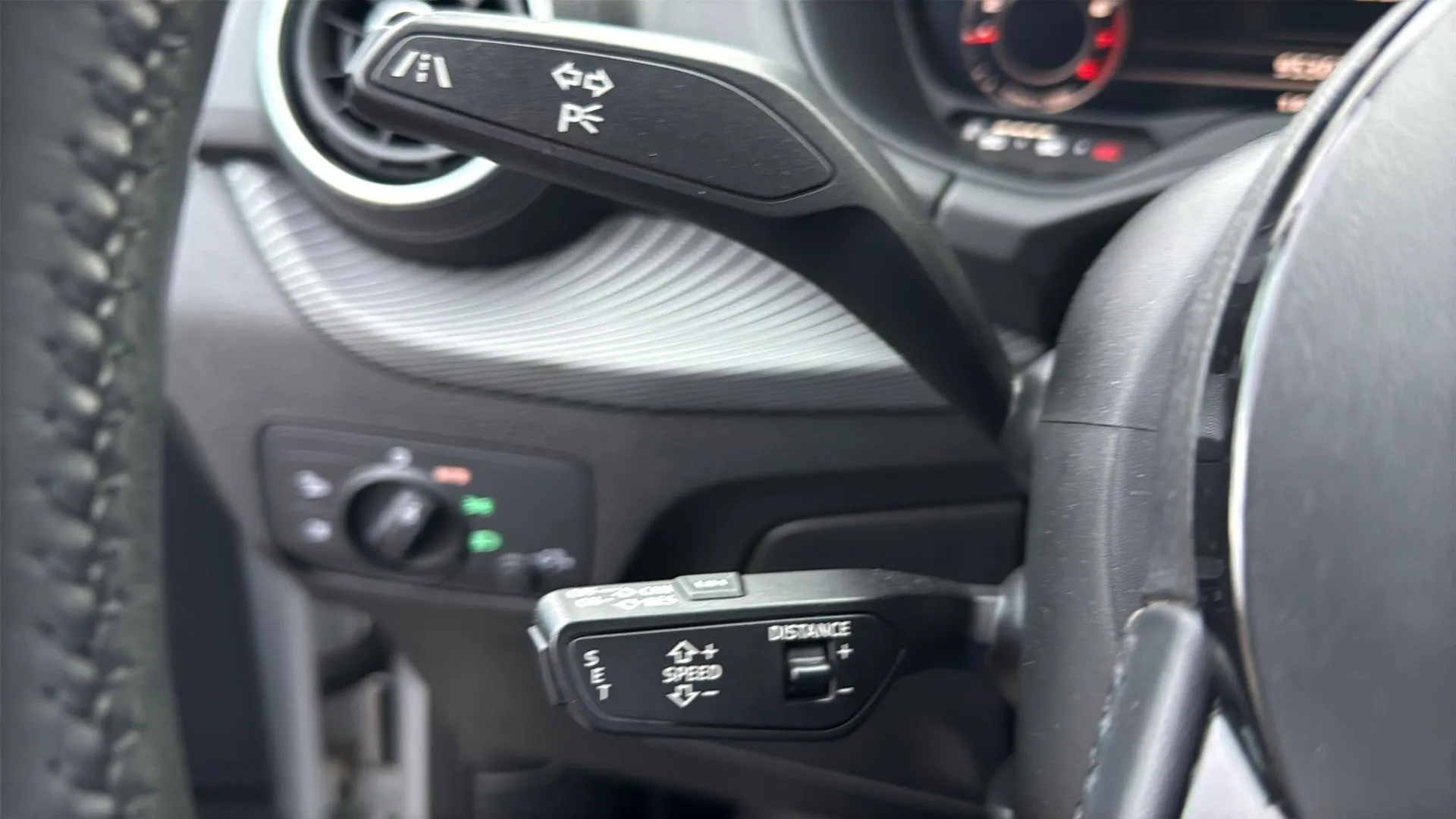 Audi Q2 Advanced 35 TFSI - foto 21