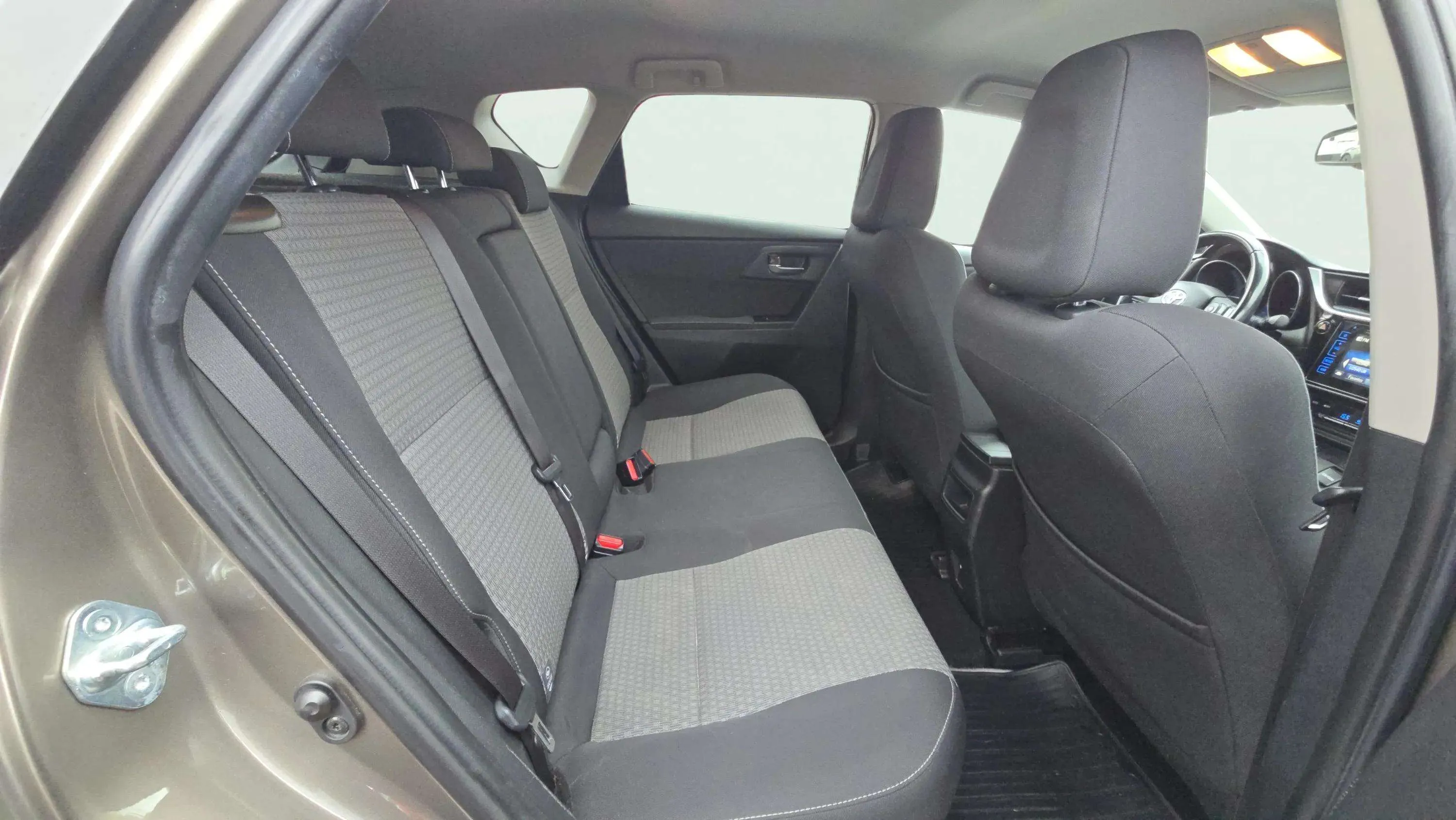 Toyota Auris 1.8 140H Hybrid Feel! Edition - foto 15