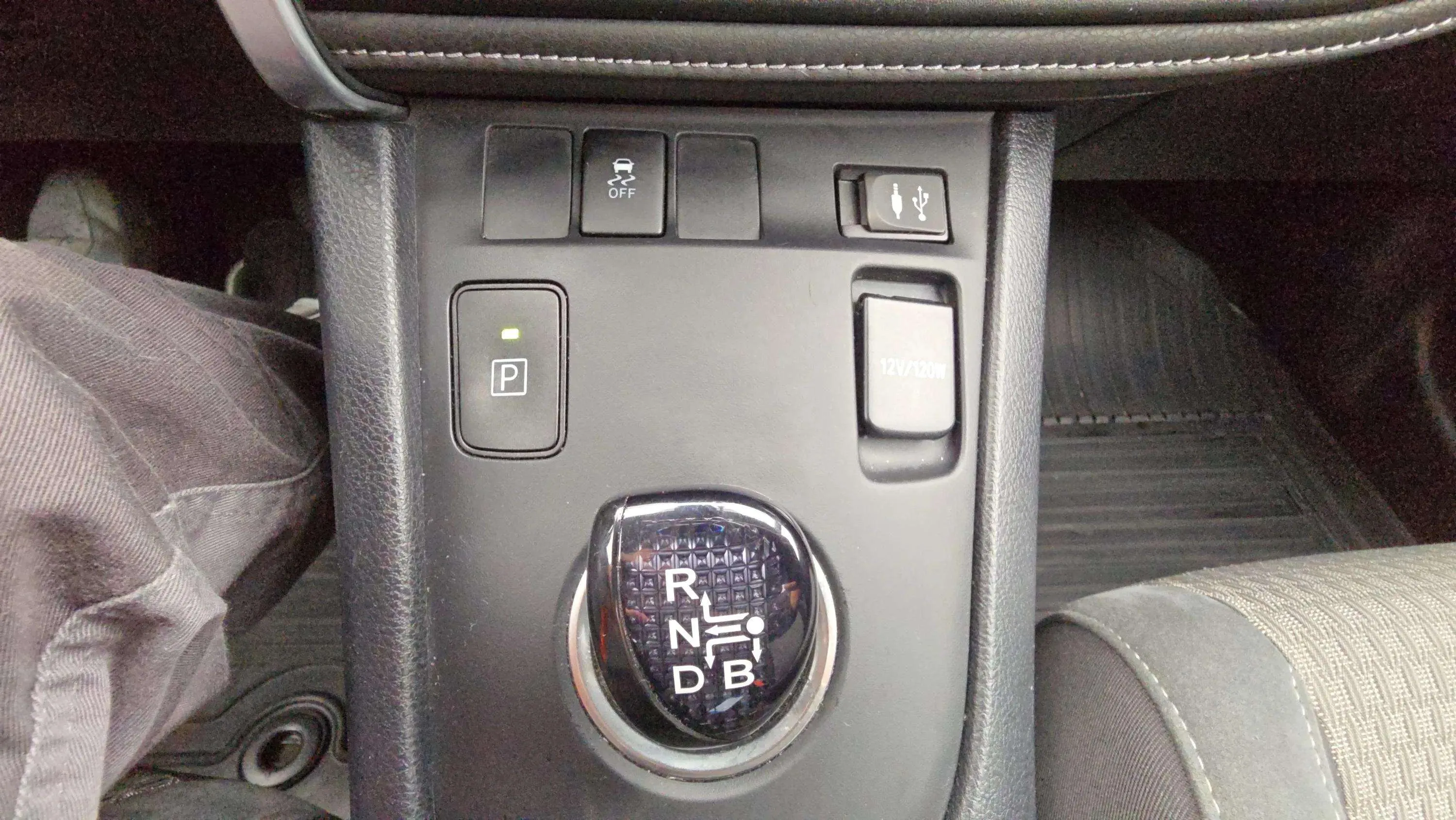 Toyota Auris 1.8 140H Hybrid Feel! Edition - foto 21