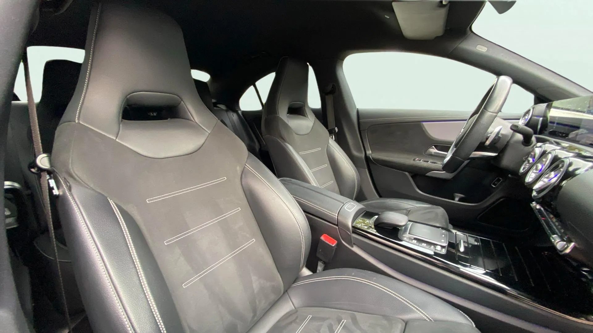 Mercedes-Benz CLA 180 - foto 20