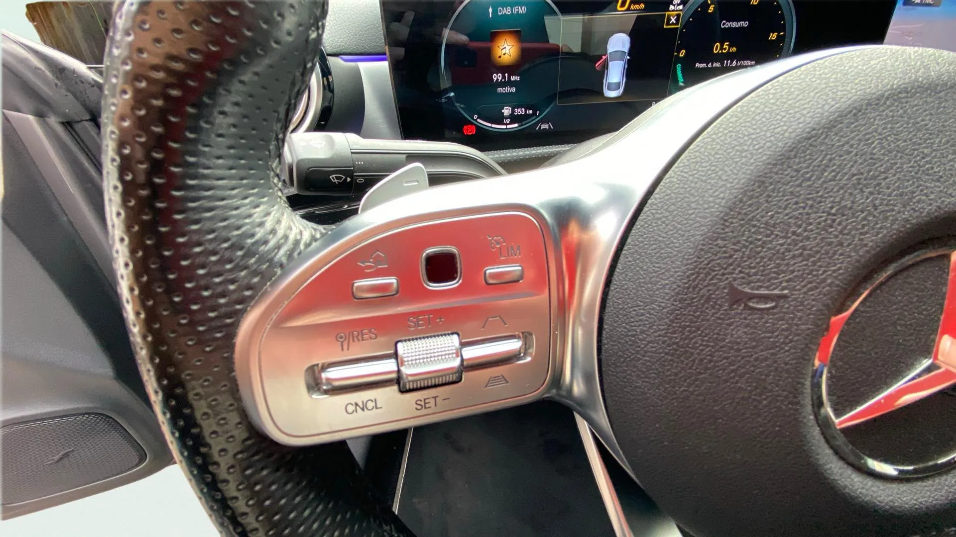 Mercedes-Benz CLA 180 - foto 11