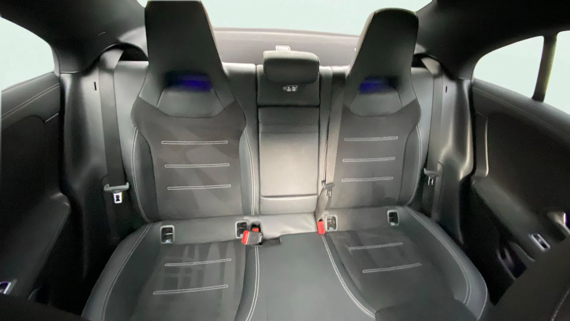 Mercedes-Benz CLA 180 - foto 22