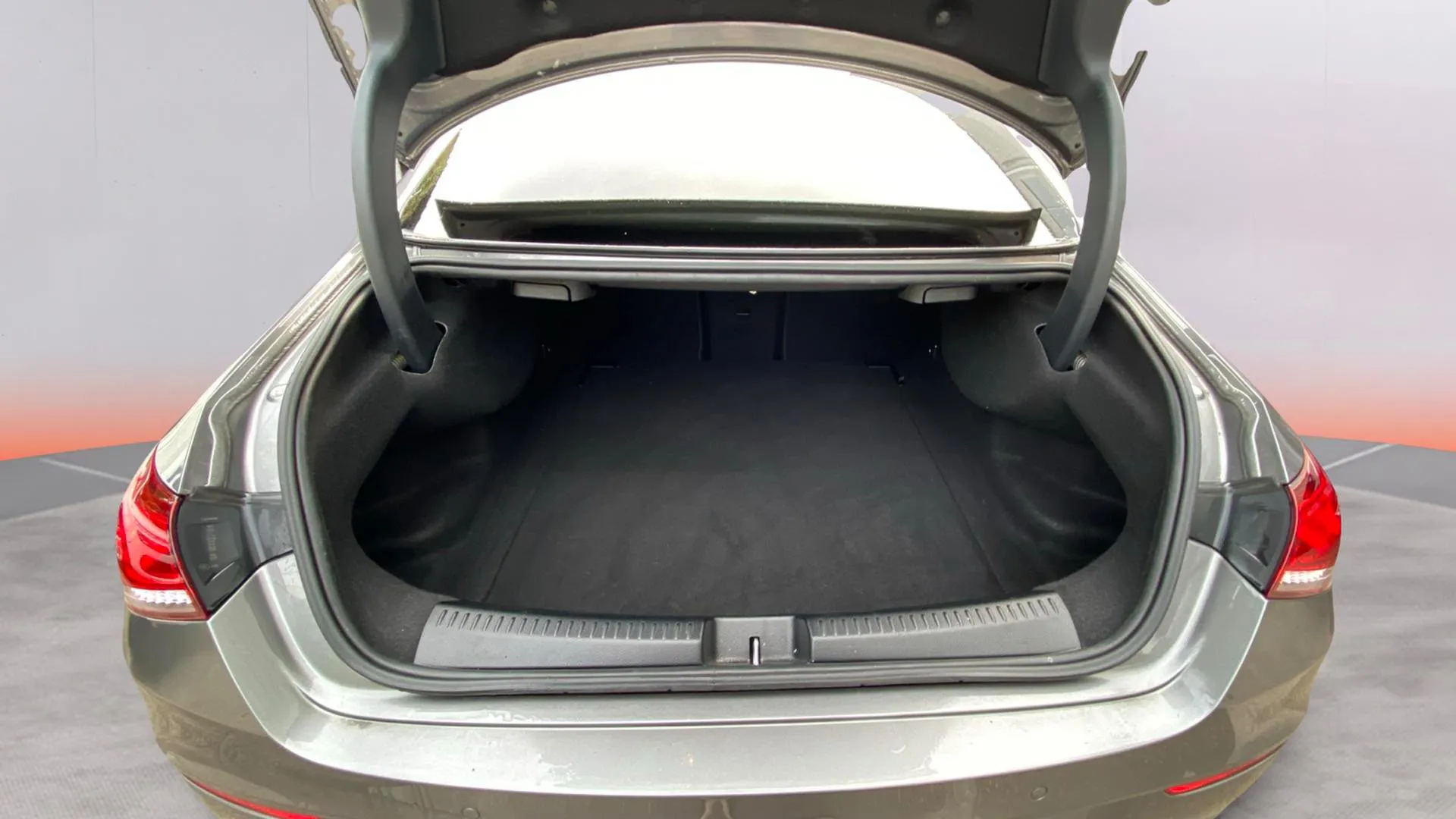 Mercedes-Benz CLA 180 - foto 25