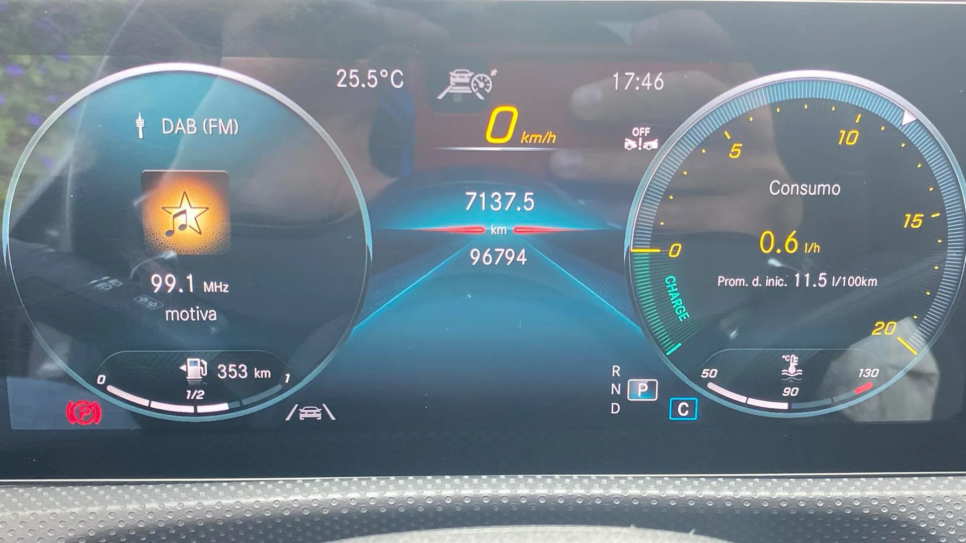 Mercedes-Benz CLA 180 - foto 9