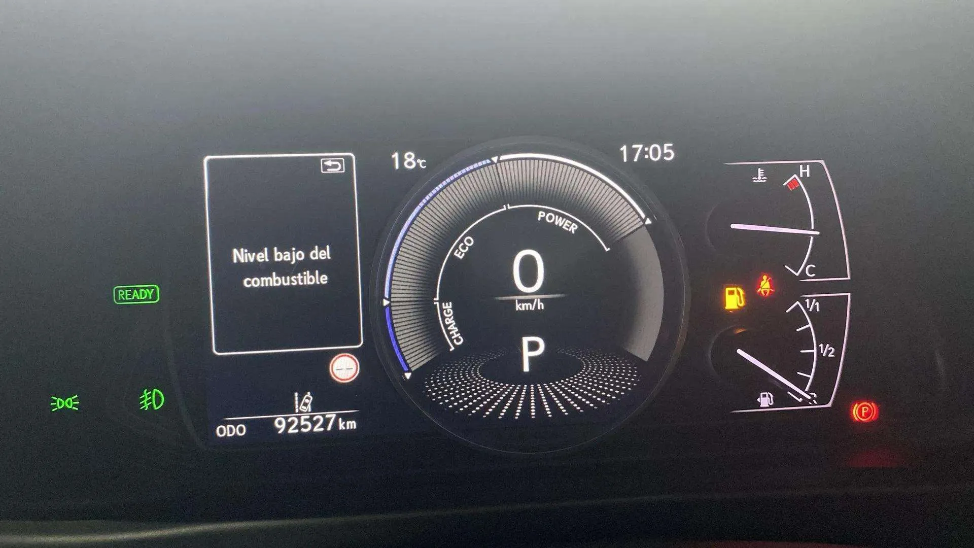 Lexus UX 2.0 250h Business - foto 18