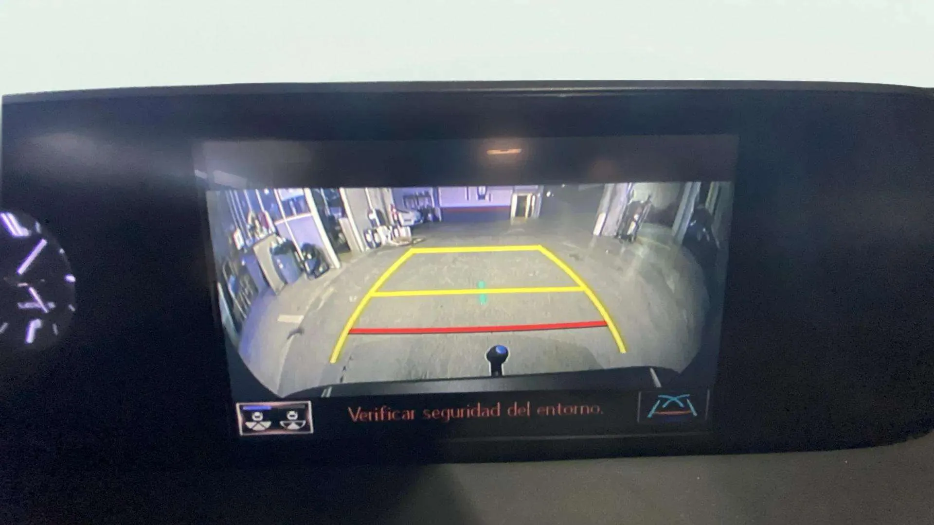 Lexus UX 2.0 250h Business - foto 23
