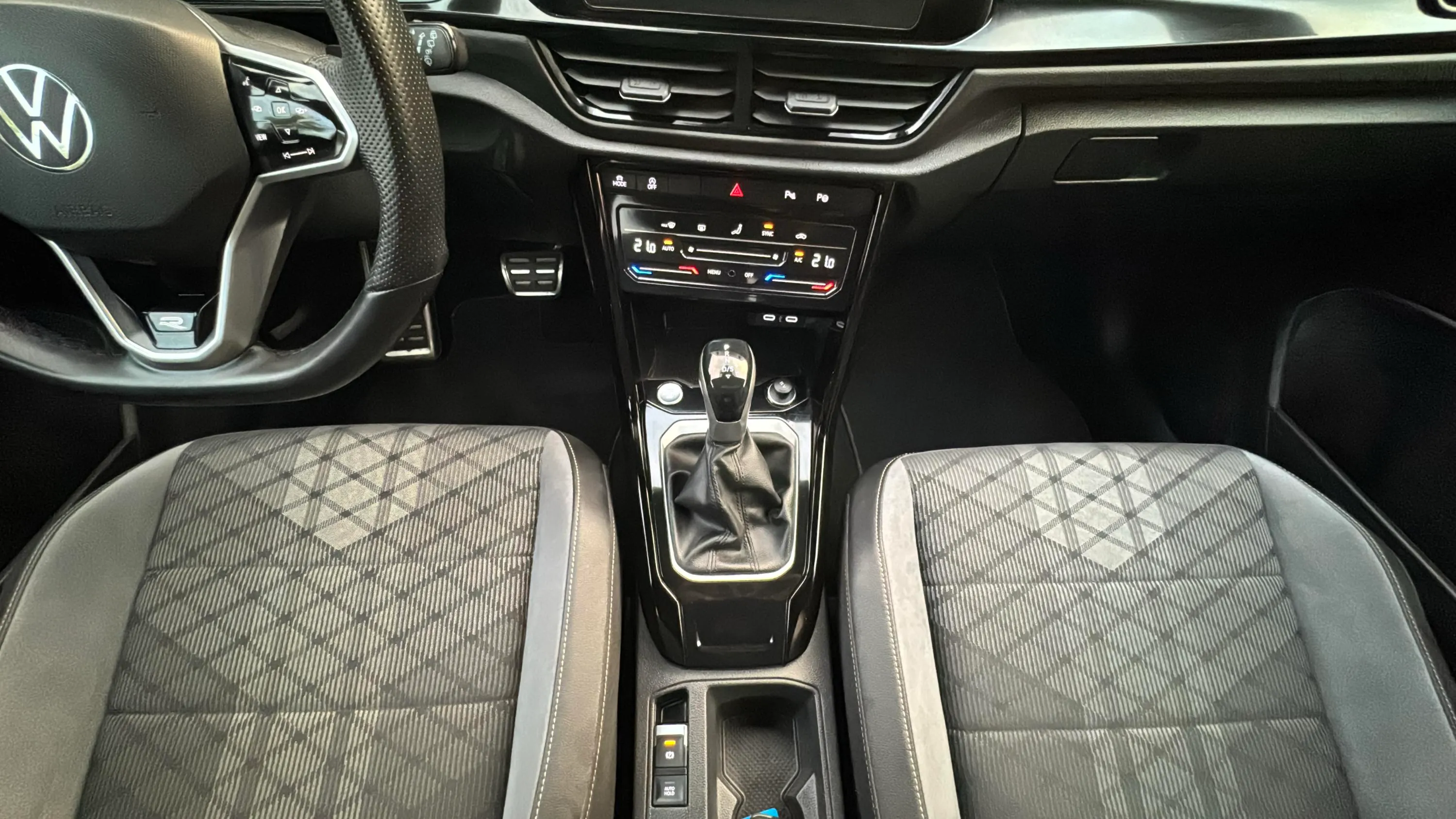 Volkswagen T-Roc R-Line 1.5 TSI DSG - foto 10