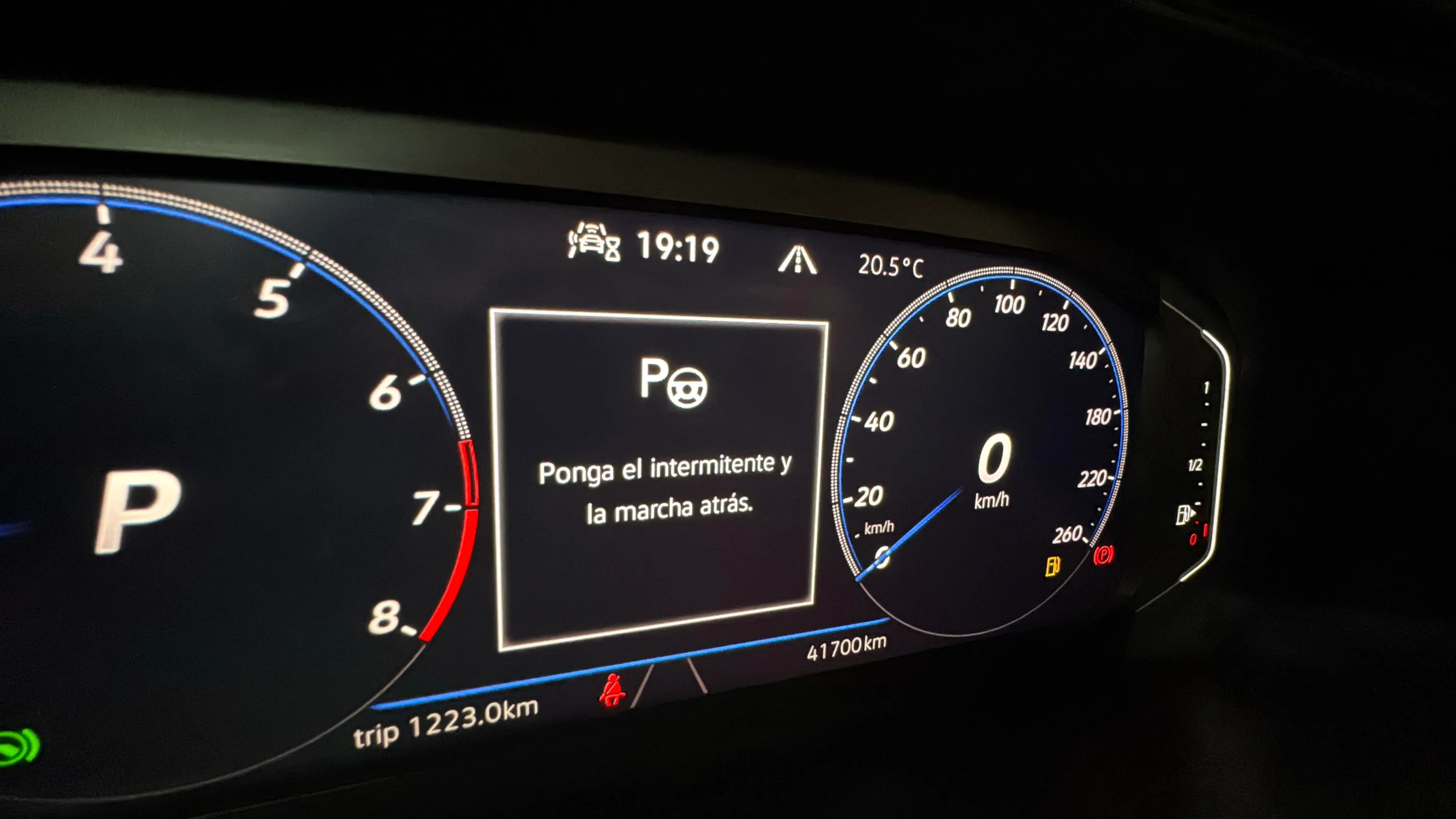 Volkswagen T-Roc R-Line 1.5 TSI DSG - foto 19