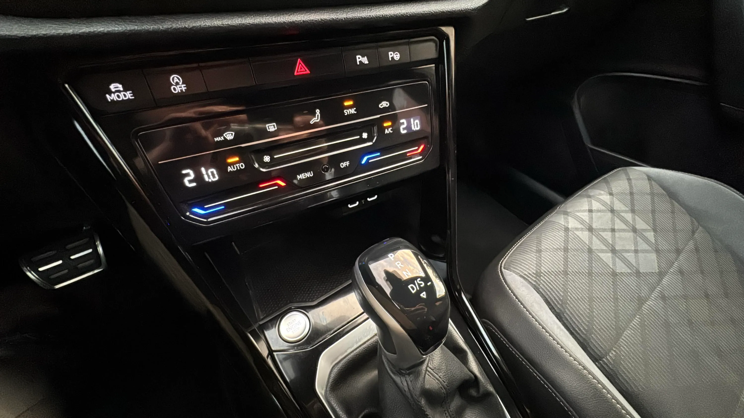 Volkswagen T-Roc R-Line 1.5 TSI DSG - foto 16