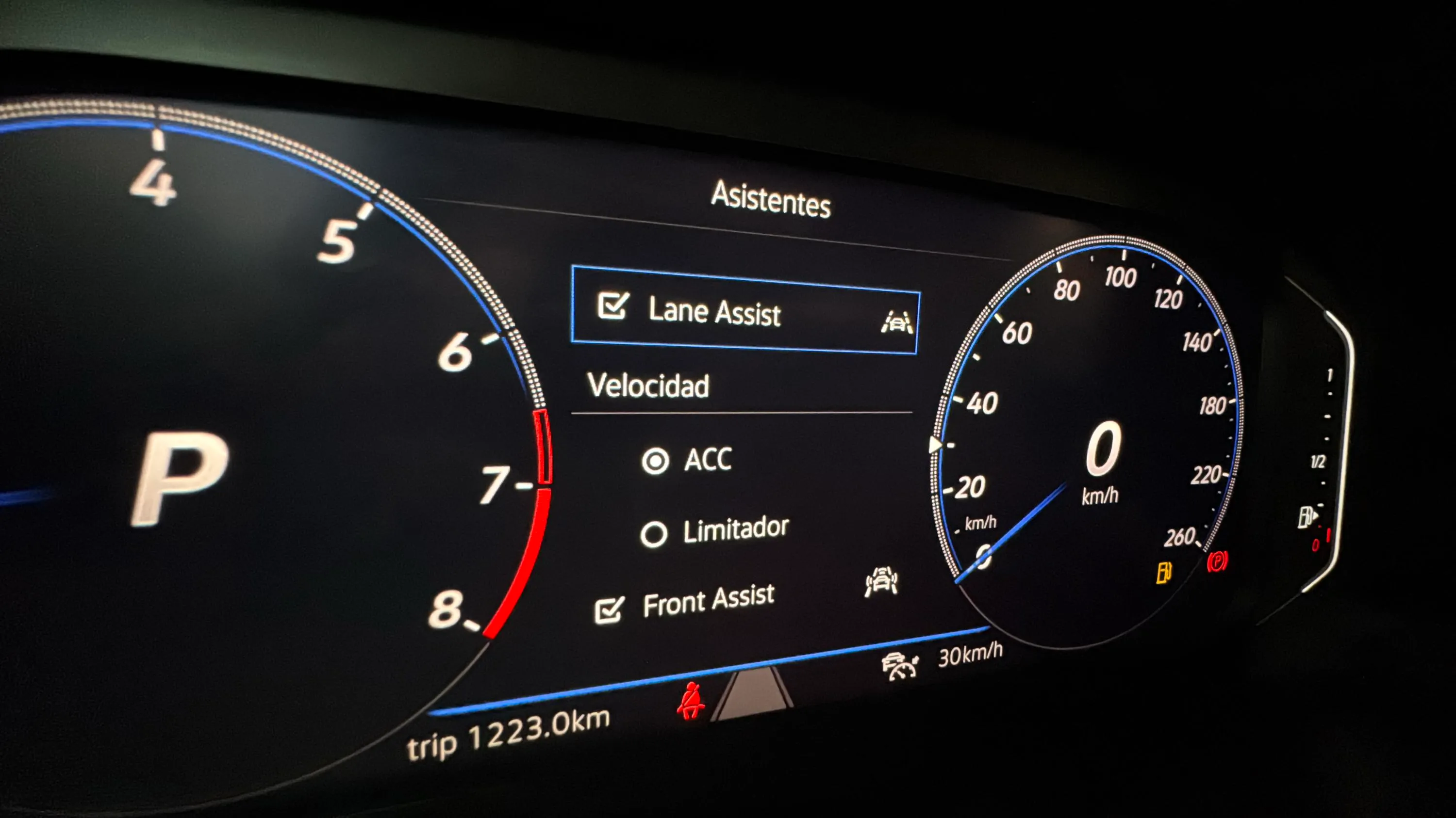 Volkswagen T-Roc R-Line 1.5 TSI DSG - foto 26