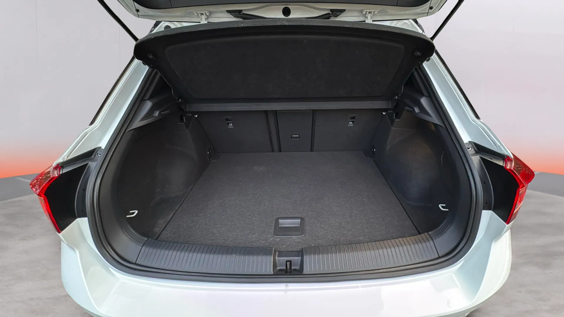 Volkswagen T-Roc R-Line 1.5 TSI DSG - foto 29