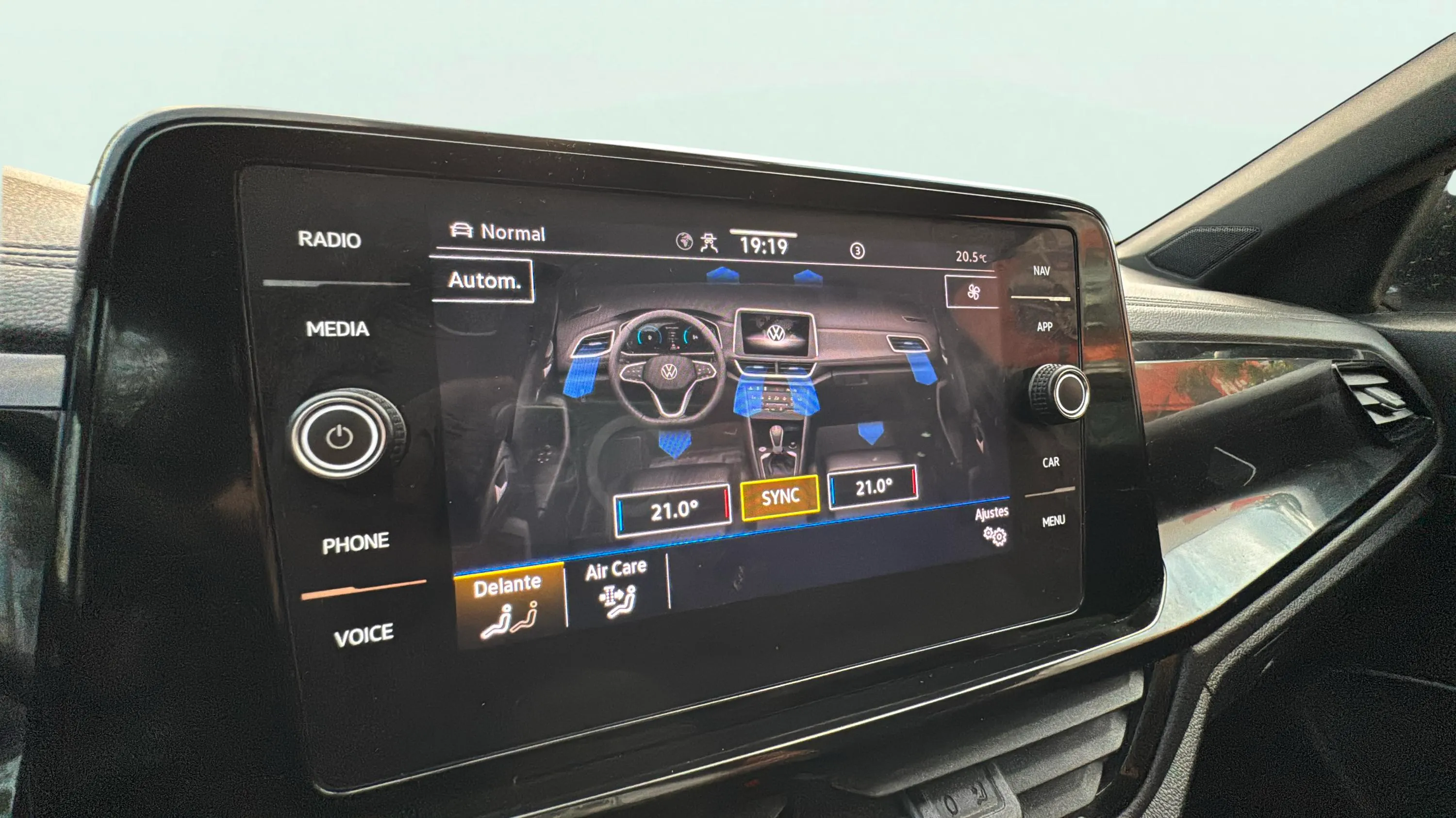 Volkswagen T-Roc R-Line 1.5 TSI DSG - foto 21