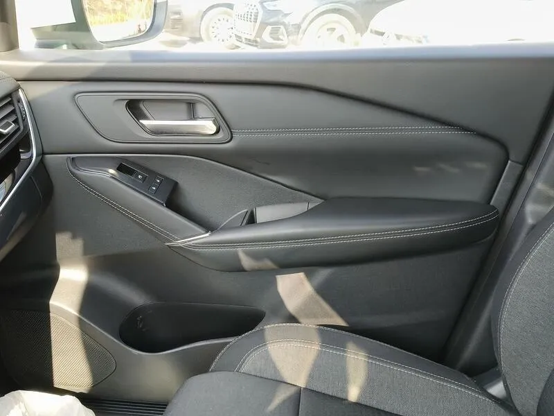 Nissan Qashqai DIG-T mHEV Xtronic 4x4 N-Connecta - foto 19