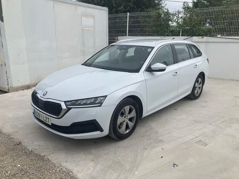 Škoda Octavia A8 Combi 2.0 TDI Manual AMBITION 2022