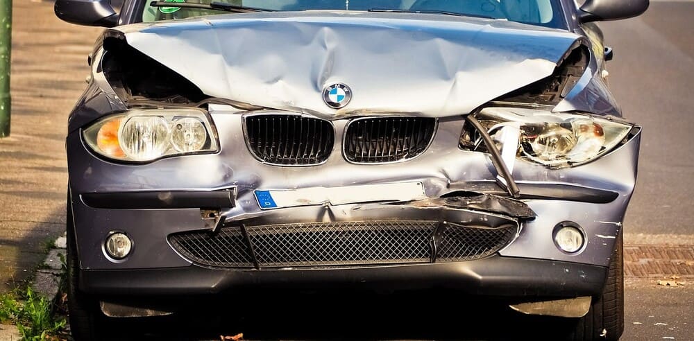 Accidente de un coche que, si es grabado por una cámara, puede llegar a usarse en un juicio en caso de que el juez así lo declare.