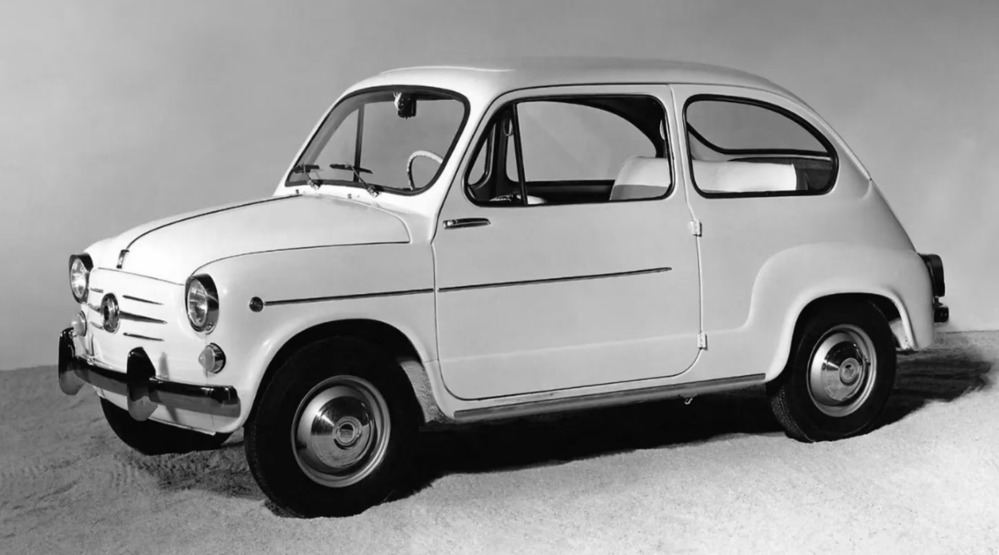 Fiat 600 original, con un diseño idéntico al Seat 600 que se vendía en España ya que se creó bajo licencia de Fiat